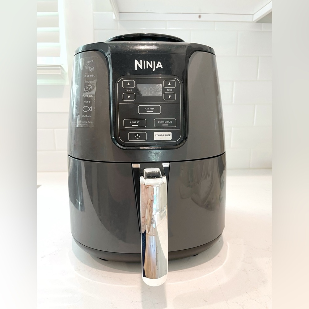 Ninja Air Fryer – Works – Clean – No Box